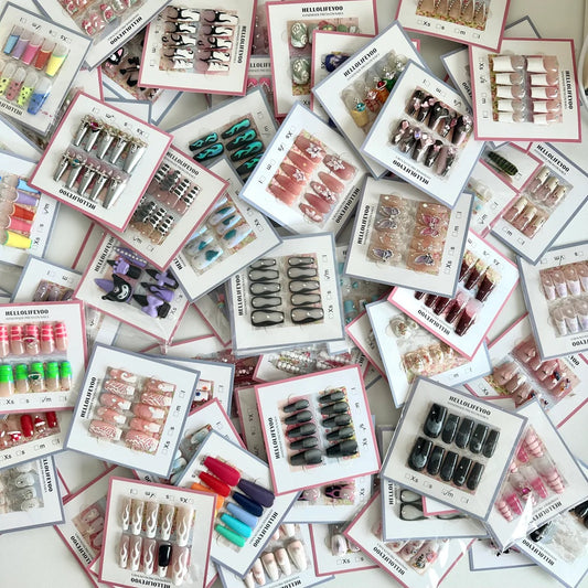 Press-on nails Surprise Box, 30 pairs random